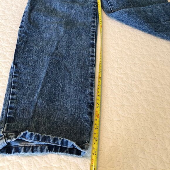 Bill Blass Womens Jeans sz 16 Med Wash Blue straight easy fit denim classic - Picture 4 of 12